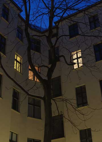 bildreich karten PK 867: licht im hinterhaus.